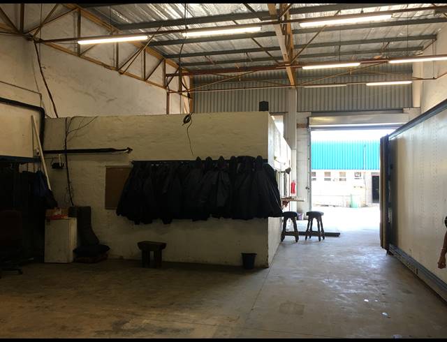 198M² WAREHOUSE TO LET IN GLEN ANIL